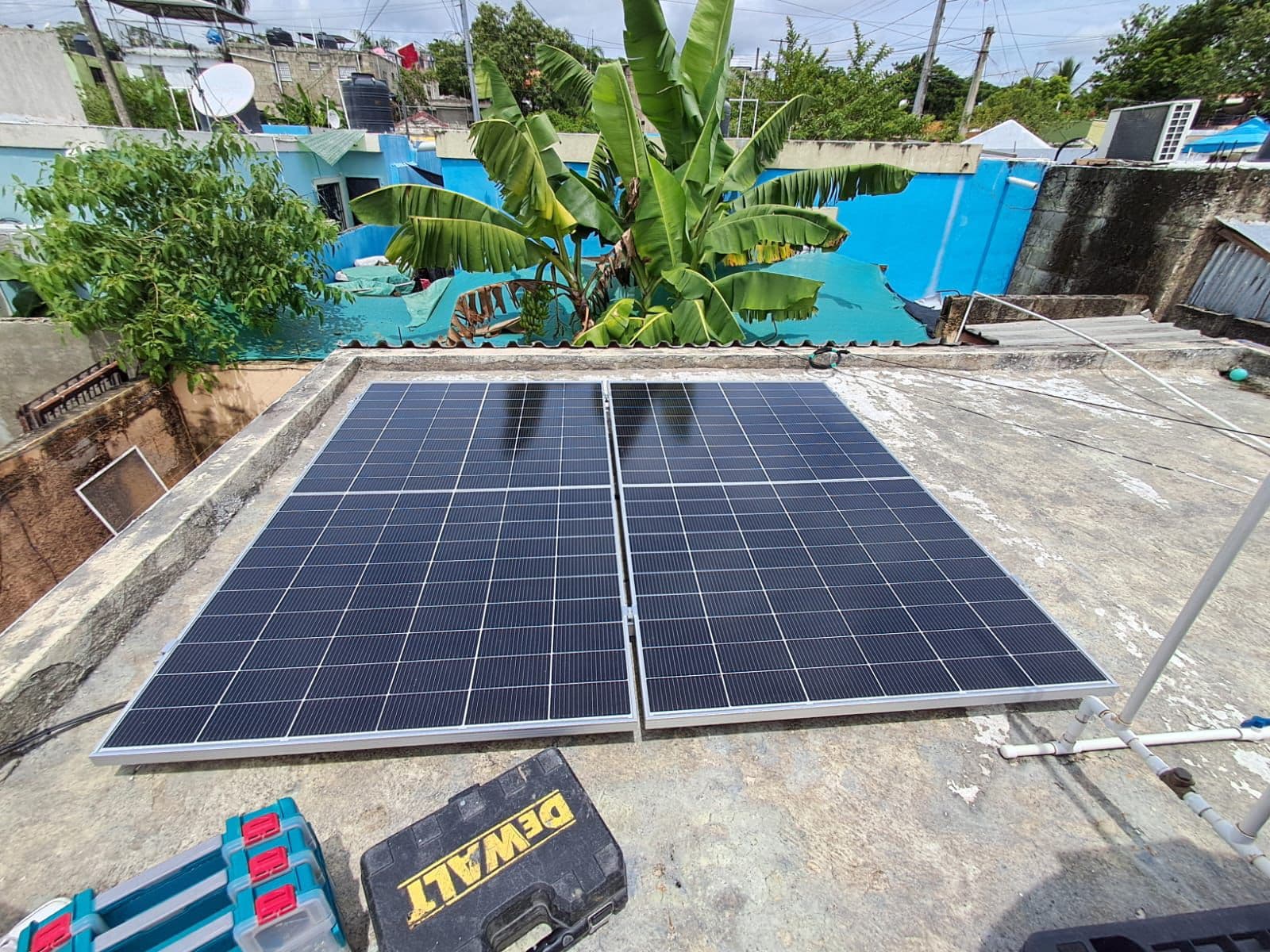 ¡Adiós al Polvo en tus Paneles Solares!